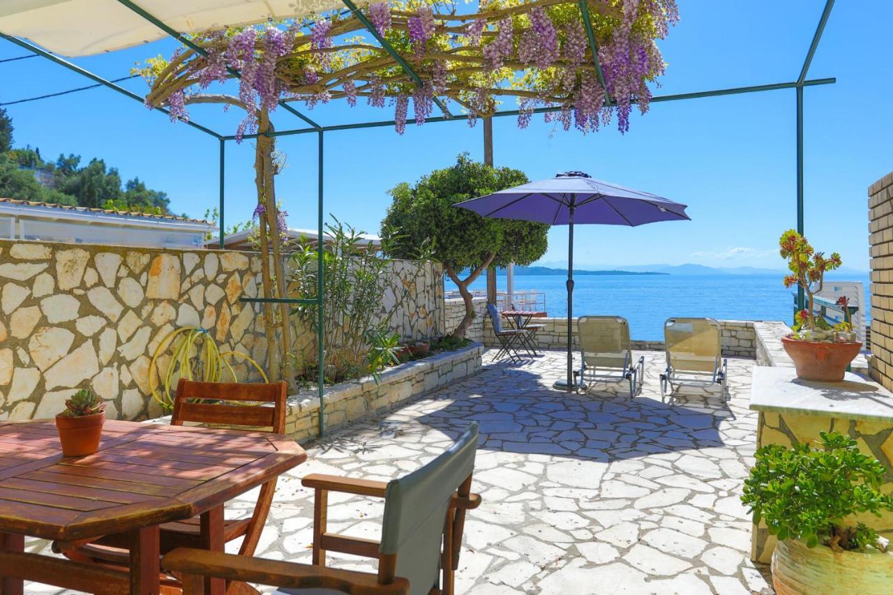 Kaminaki Beachfront Apartments Nisaki  Extérieur photo