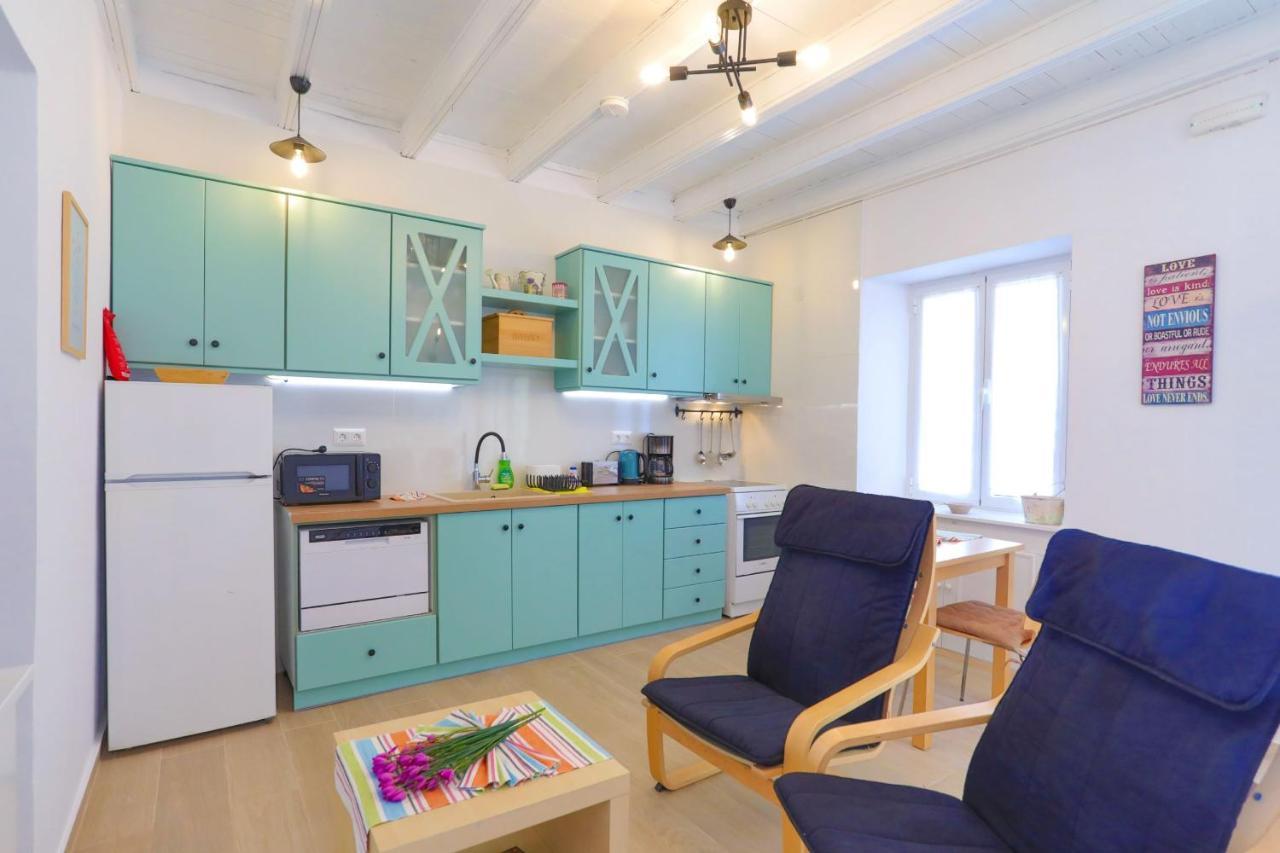 Kaminaki Beachfront Apartments Nisaki  Extérieur photo