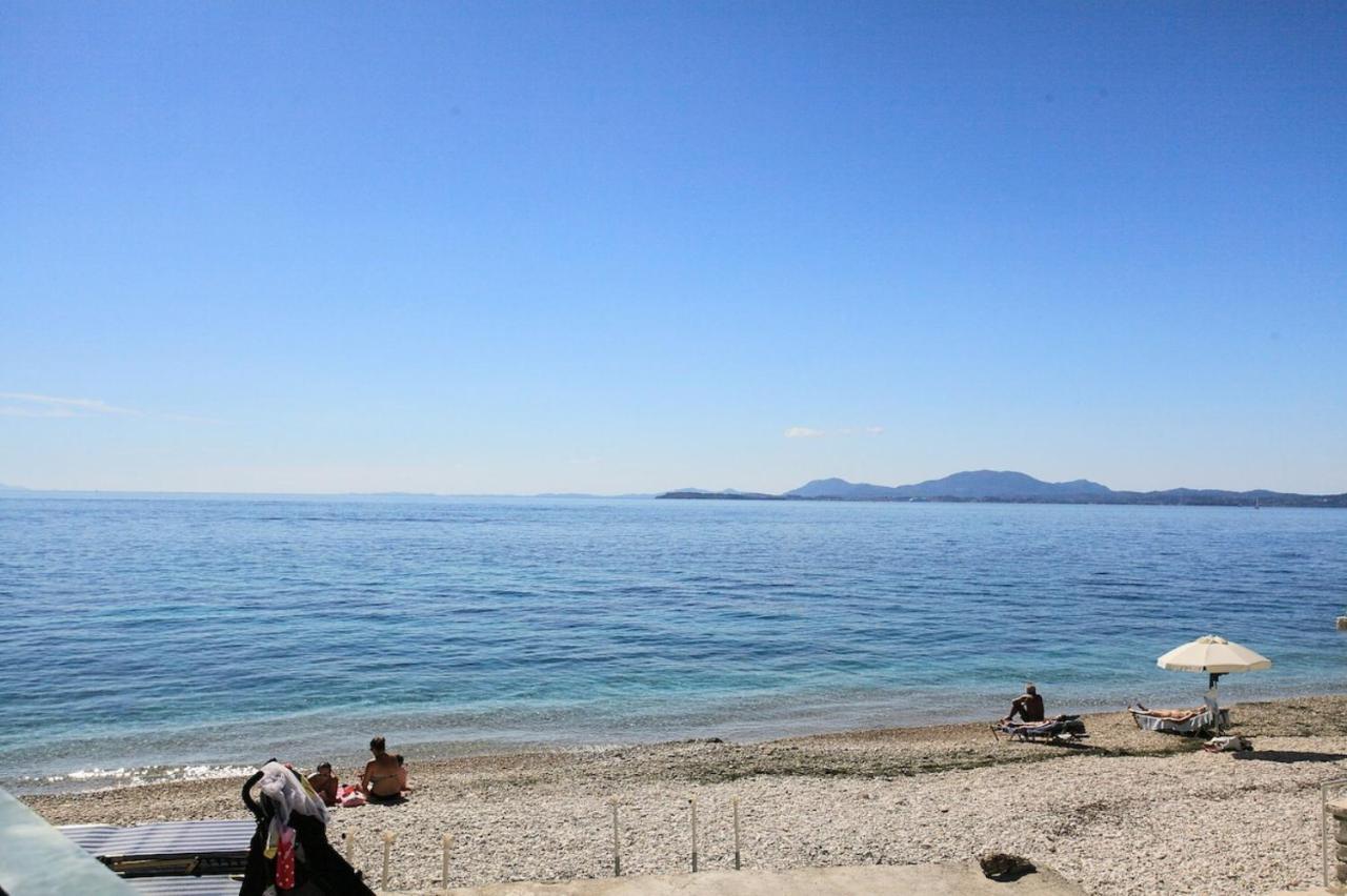 Kaminaki Beachfront Apartments Nisaki  Extérieur photo