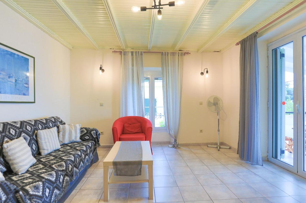 Kaminaki Beachfront Apartments Nisaki  Extérieur photo